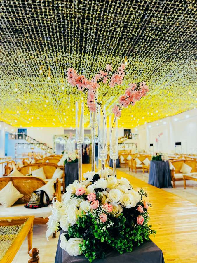 Rabbi Hall – Elegant Wedding Stage Sapphire Palace